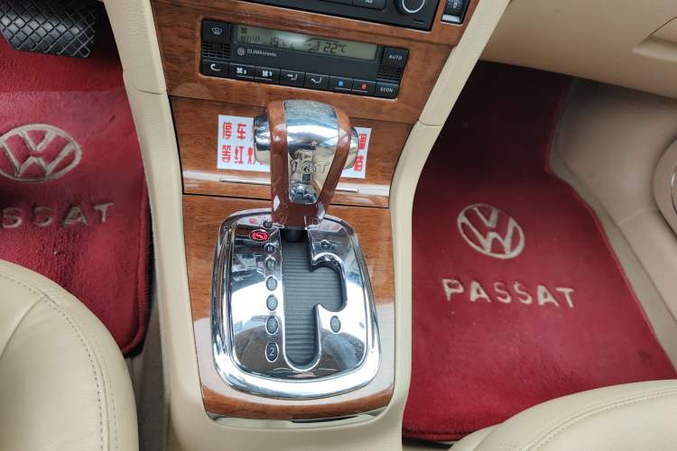 Used Volkswagen Passat 2007 1.8T Automatic VIP Model Gear Lever