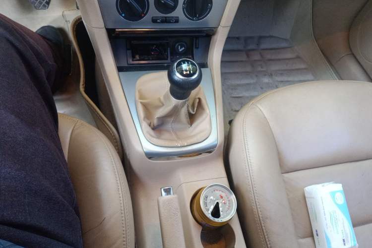 Used Volkswagen Passat 2007 2.0L Manual Standard Edition Gear Lever