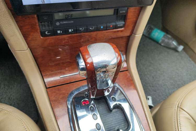 Used Volkswagen Passat 2007 1.8T Automatic VIP Model Gear Lever