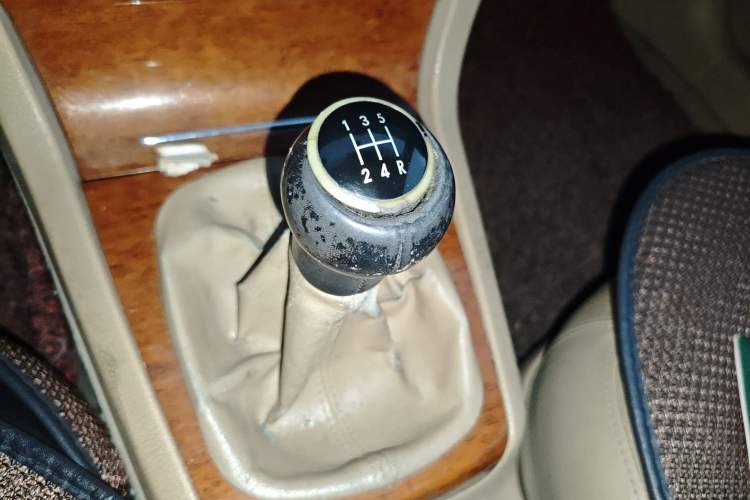 Used Volkswagen Passat 2007 1.8T Manual Luxury Model Gear Lever