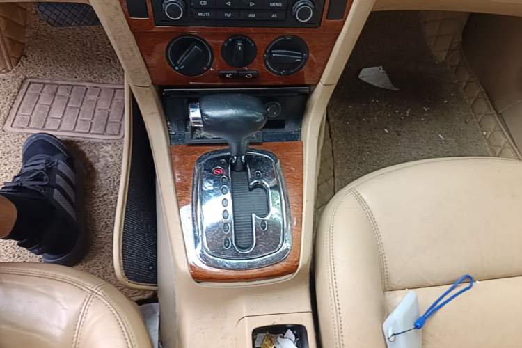 Used Volkswagen Passat 2007 1.8T Automatic Luxury Model Gear Lever