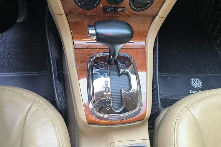 Used Volkswagen Passat 2007 1.8T Automatic Luxury Model Gear Lever