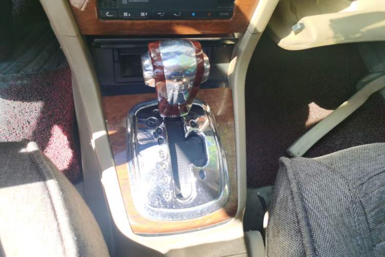 Used Volkswagen Passat 2007 1.8T Automatic Luxury Model Gear Lever