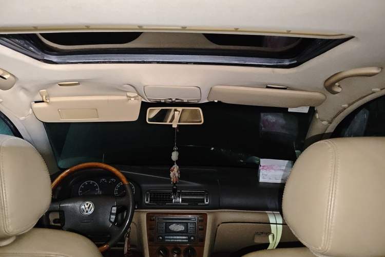 Used Volkswagen Passat 2007 1.8T Manual Luxury Model Headliner