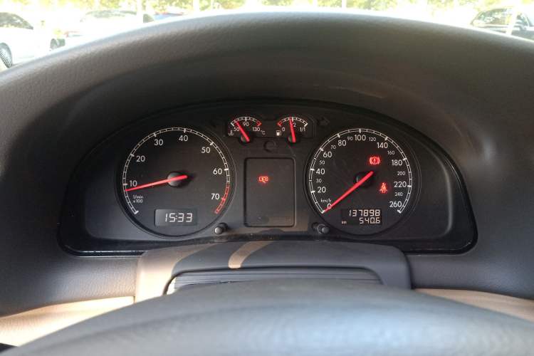 Used Volkswagen Passat 2007 2.0L Manual Standard Edition Instrument Cluster