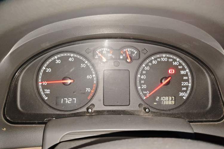 Used Volkswagen Passat 2007 1.8T Manual Luxury Model Instrument Cluster