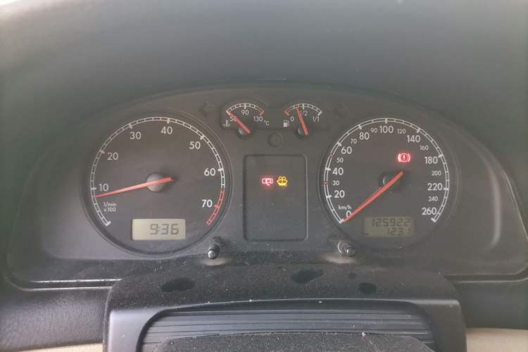 Used Volkswagen Passat 2007 1.8T Manual Comfort Model Instrument Cluster
