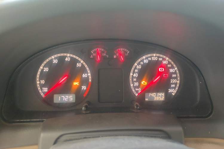 Used Volkswagen Passat 2007 2.0L Manual Standard Edition Instrument Cluster