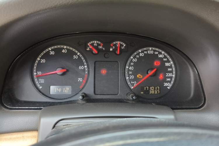 Used Volkswagen Passat 2007 2.0L Manual Base Version Instrument Cluster