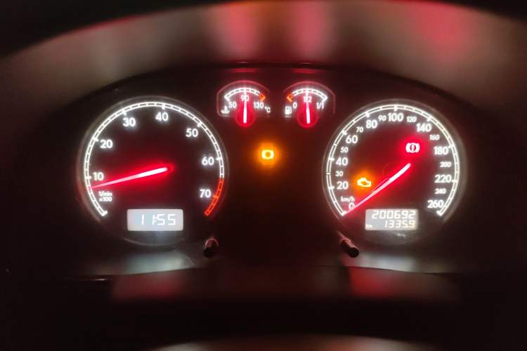 Used Volkswagen Passat 2007 2.0L Manual Standard Edition Instrument Cluster