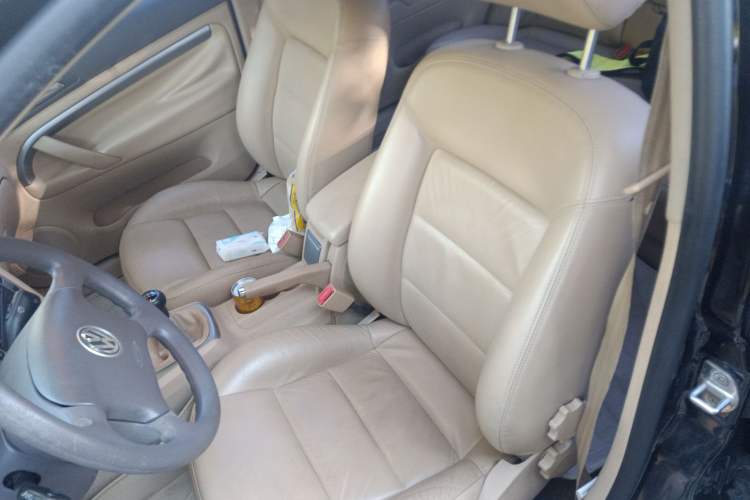 Used Volkswagen Passat 2007 2.0L Manual Standard Edition Left Front Seat