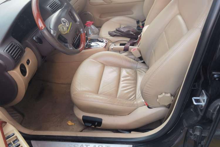Used Volkswagen Passat 2007 1.8T Automatic Luxury Model Left Front Seat