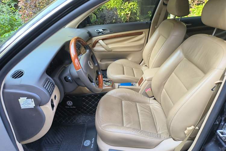 Used Volkswagen Passat 2007 1.8T Automatic Luxury Model Left Front Seat