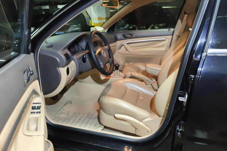 Used Volkswagen Passat 2007 2.0L Manual Standard Edition