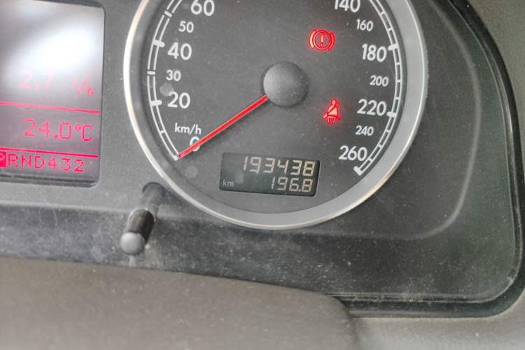 Used Volkswagen Passat 2007 1.8T Automatic VIP Model Odometer Close Up