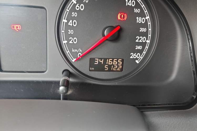 Used Volkswagen Passat 2007 1.8T Manual Standard Model Odometer Close Up