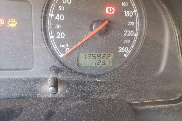 Used Volkswagen Passat 2007 1.8T Manual Comfort Model Odometer Close Up