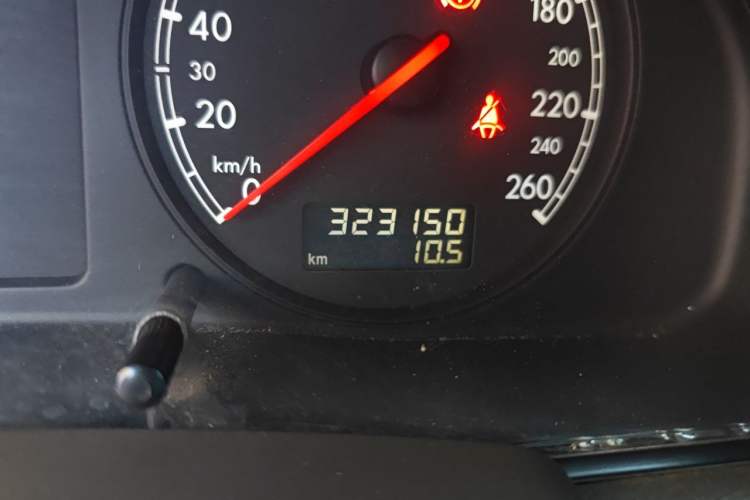 Used Volkswagen Passat 2007 1.8T Manual Luxury Model Odometer Close Up