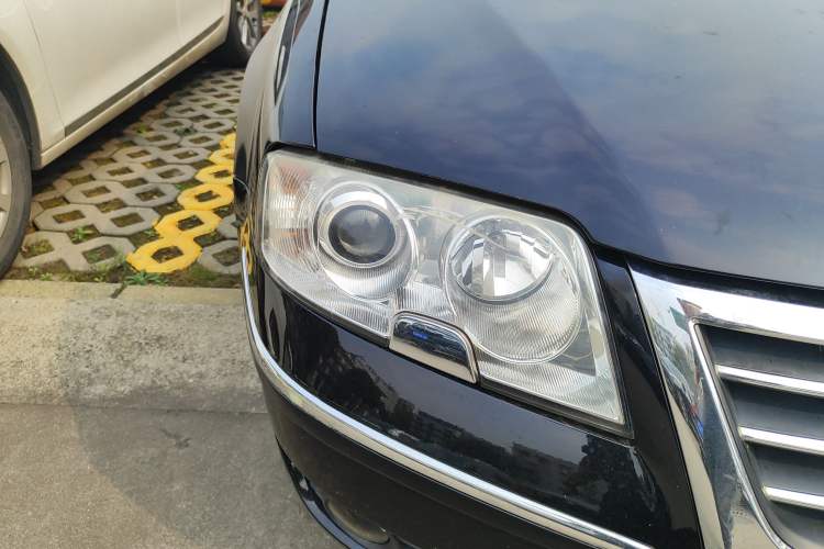 Used Volkswagen Passat 2007 1.8T Automatic VIP Model Right Front Headlight