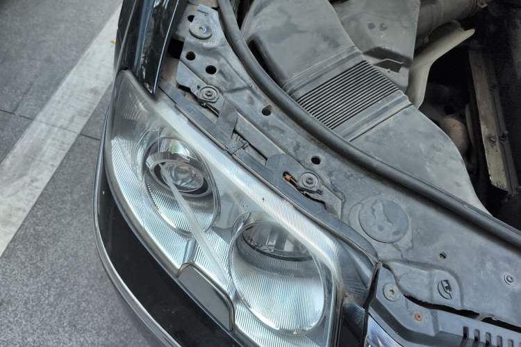 Used Volkswagen Passat 2007 2.0L Manual Base Version Right Front Headlight