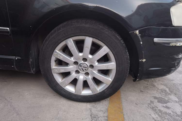 Used Volkswagen Passat 2007 1.8T Automatic Luxury Model Right Front Wheel Hub