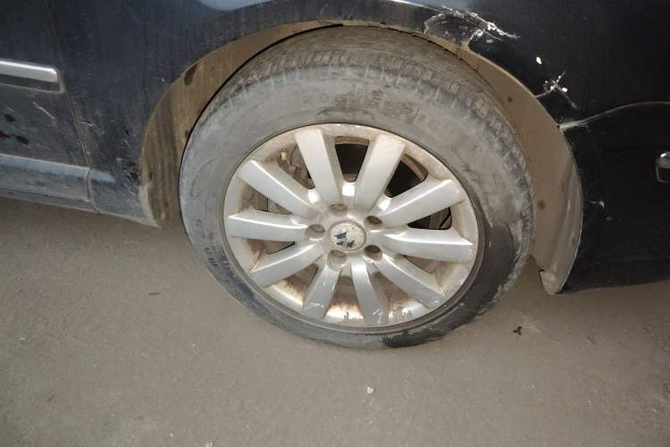 Used Volkswagen Passat 2007 1.8T Manual Luxury Model Right Front Wheel Hub