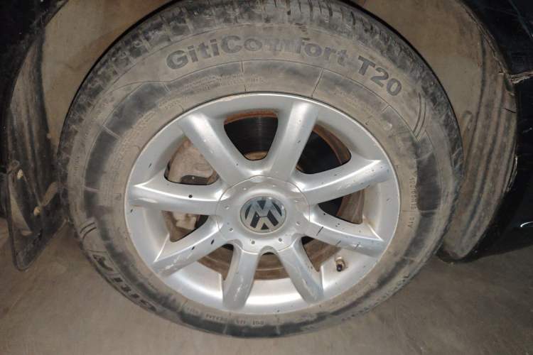 Used Volkswagen Passat 2007 1.8T Manual Standard Model Right Front Wheel Hub
