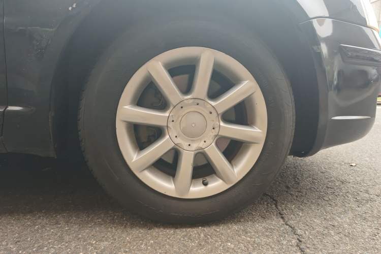 Used Volkswagen Passat 2007 2.0L Manual Standard Edition Right Front Wheel Hub