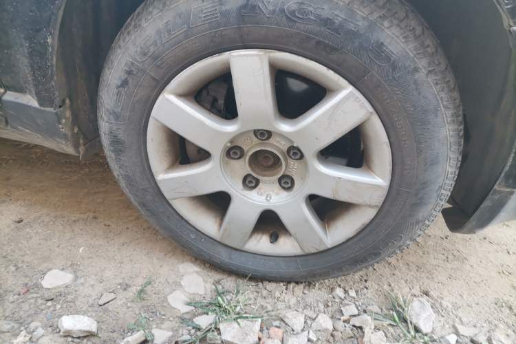 Used Volkswagen Passat 2007 1.8T Manual Comfort Model Right Front Wheel Hub