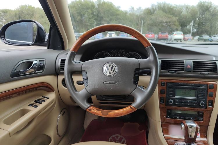 Used Volkswagen Passat 2007 1.8T Automatic VIP Model Steering Wheel