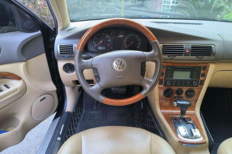 Used Volkswagen Passat 2007 1.8T Automatic Luxury Model Steering Wheel