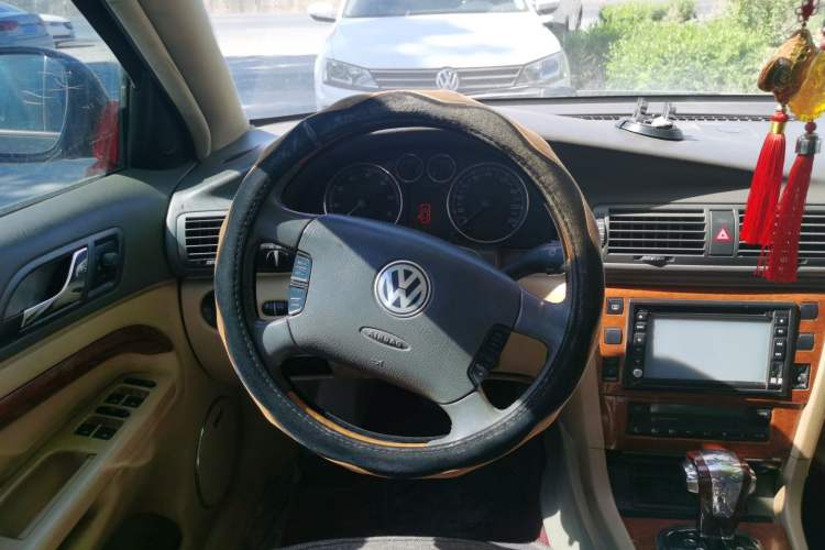 Used Volkswagen Passat 2007 1.8T Automatic Luxury Model Steering Wheel