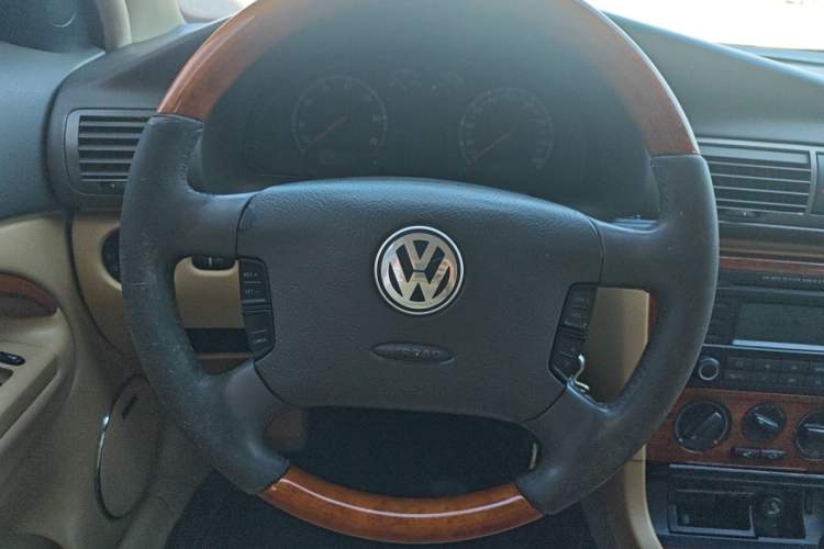 Used Volkswagen Passat 2007 1.8T Manual Luxury Model Steering Wheel