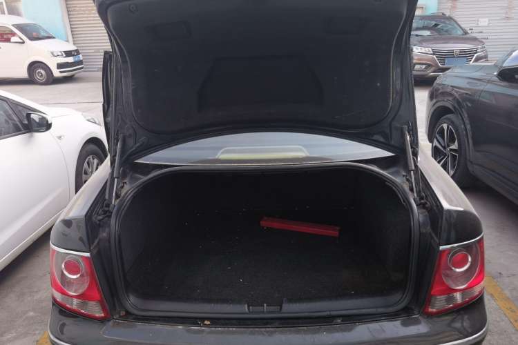 Used Volkswagen Passat 2007 1.8T Automatic Luxury Model Trunk