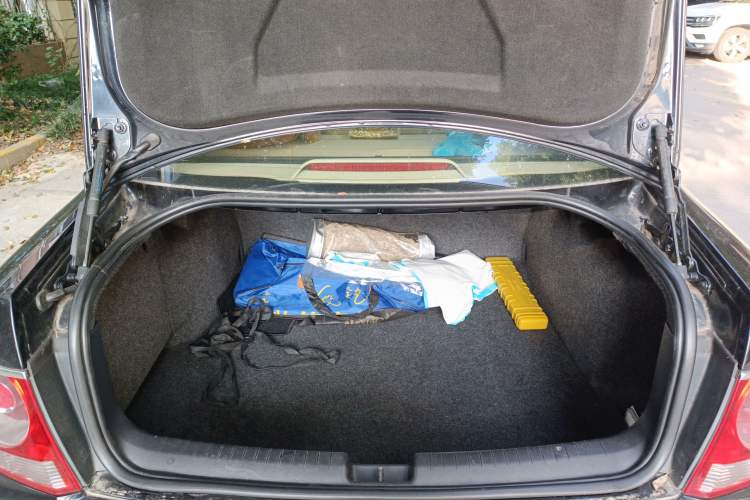 Used Volkswagen Passat 2007 1.8T Automatic Luxury Model Trunk