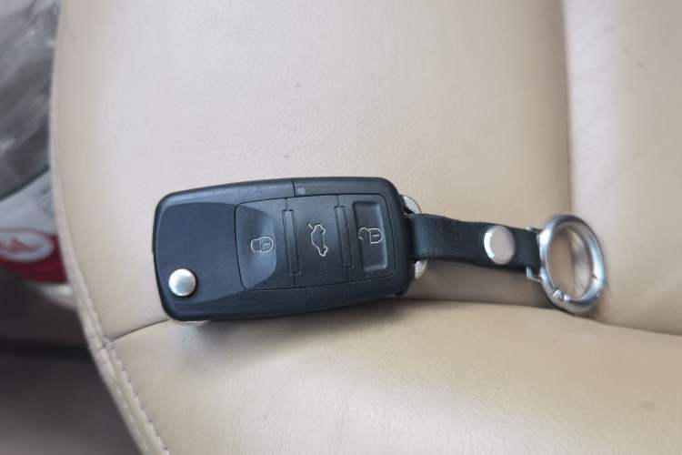 Used Volkswagen Passat 2007 1.8T Automatic Luxury Model Vehicle Key