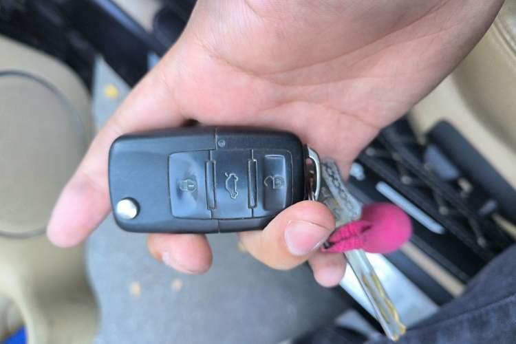 Used Volkswagen Passat 2007 1.8T Automatic Luxury Model Vehicle Key