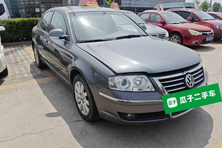 Used Volkswagen Passat 2007 1.8T Automatic Luxury Model Front Right 45 Deg