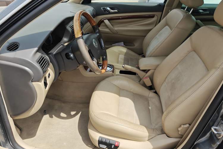 Used Volkswagen Passat 2007 1.8T Automatic Luxury Model Left Front Seat