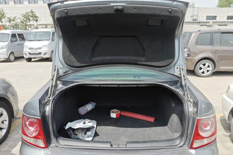 Used Volkswagen Passat 2007 1.8T Automatic Luxury Model Trunk