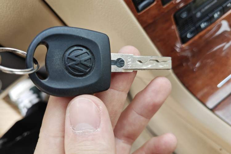 Used Volkswagen Passat 2007 1.8T Automatic Luxury Model Vehicle Key