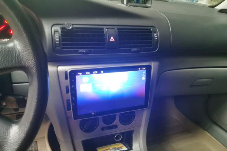 Used Volkswagen Passat 2007 2.0L Manual Standard Edition Audio And AC Panel