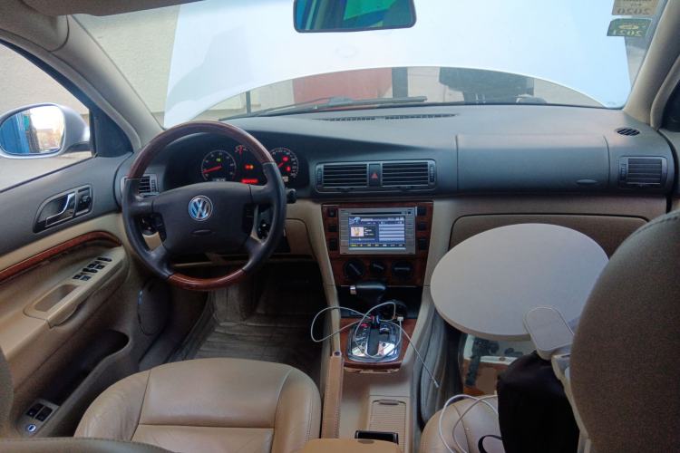 Used Volkswagen Passat 2007 1.8T Automatic Luxury Model Center Console