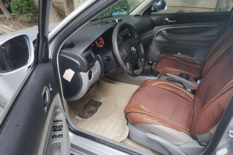 Used Volkswagen Passat 2007 2.0L Manual Standard Edition Driver Seat