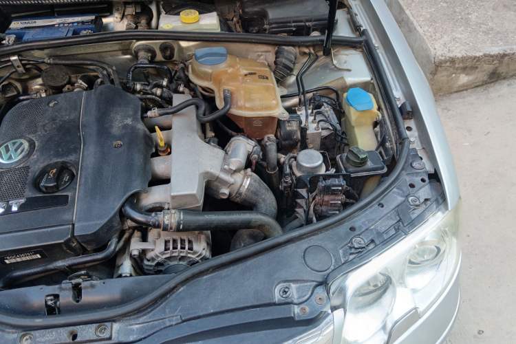 Used Volkswagen Passat 2007 1.8T Automatic Luxury Model Engine Bay Left