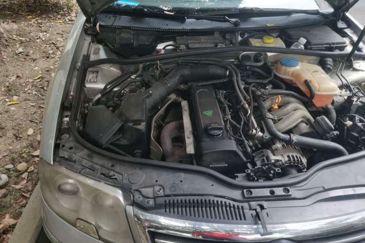 Used Volkswagen Passat 2007 2.0L Manual Standard Edition Engine Bay Right