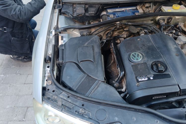 Used Volkswagen Passat 2007 1.8T Automatic Luxury Model Engine Bay Right
