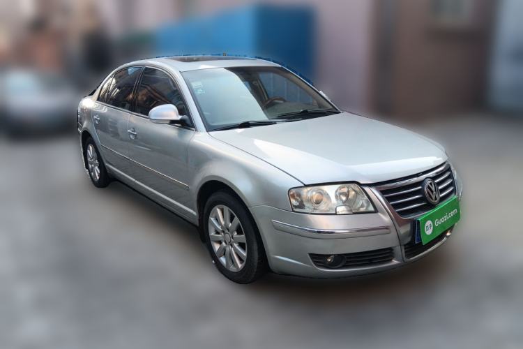 Used Volkswagen Passat 2007 1.8T Automatic Luxury Model Front Right 45 Deg