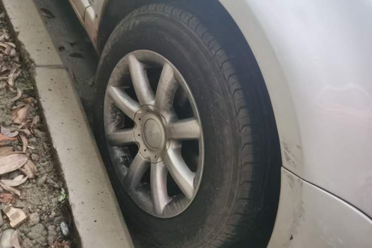 Used Volkswagen Passat 2007 2.0L Manual Standard Edition Right Front Wheel Hub