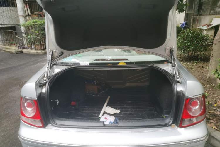 Used Volkswagen Passat 2007 2.0L Manual Standard Edition Trunk